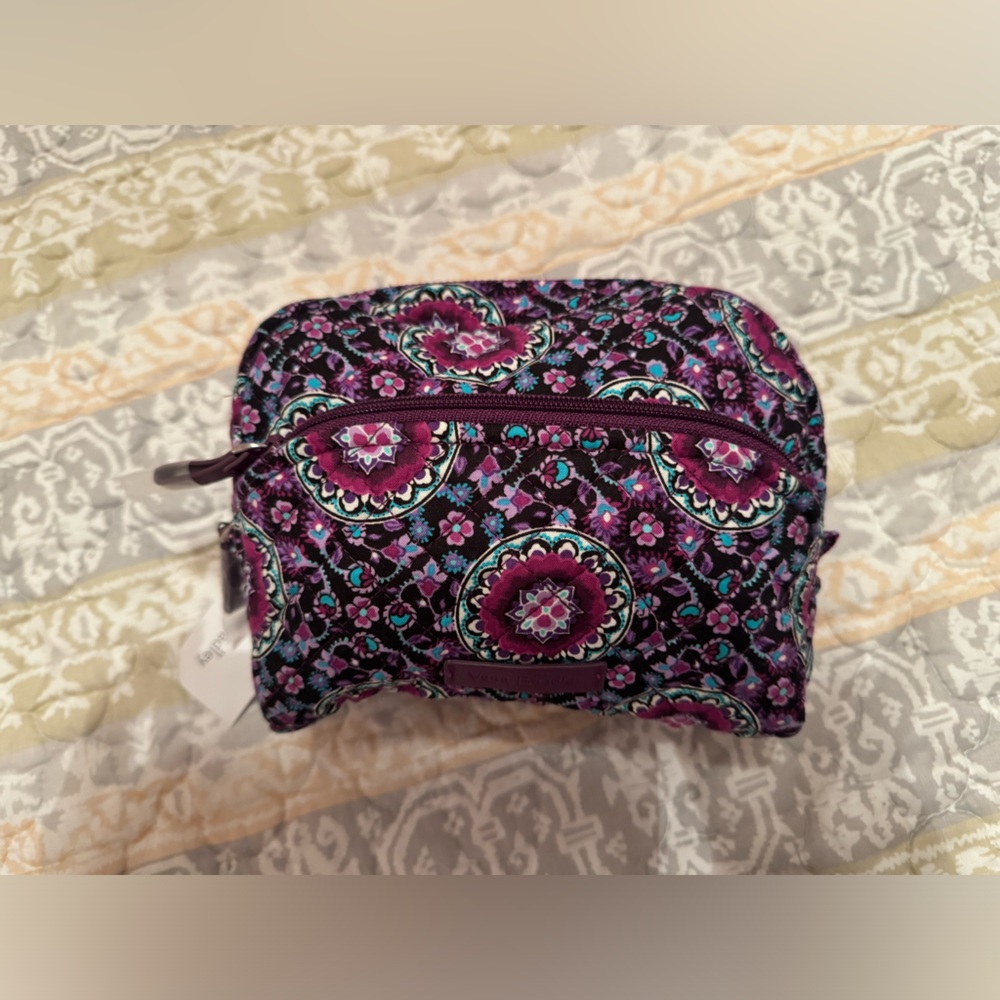 NWT Vera Bradley Iconic Medium Cosmetic Bag in Lilac Medallion